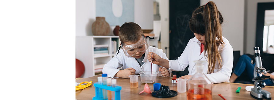 STEAM in de BSO helpt kinderen zich op een spelende en onderzoekende manier verder te ontwikkelen, buiten de structuur van het reguliere onderwijs om. 