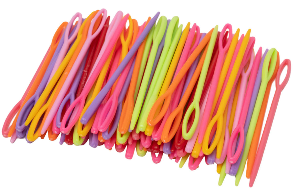 Borduurnaald plastic, 100 stuks