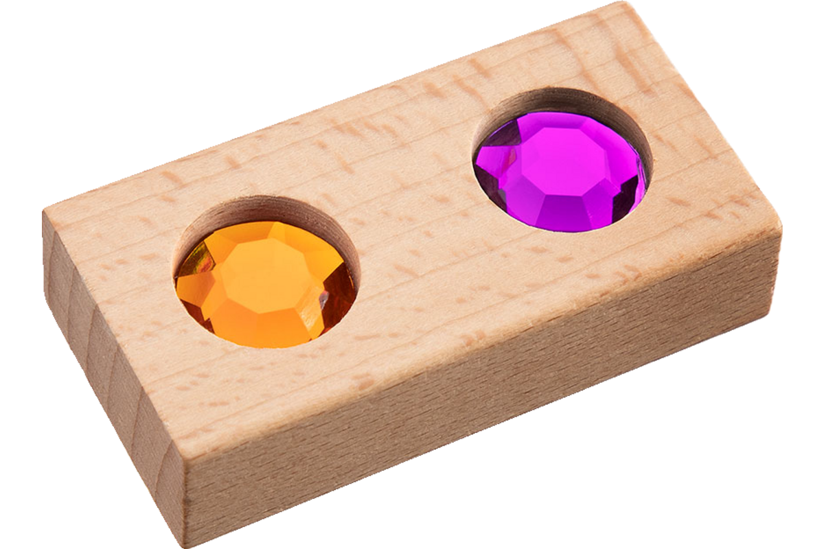 Juweelstenen in een houten kist