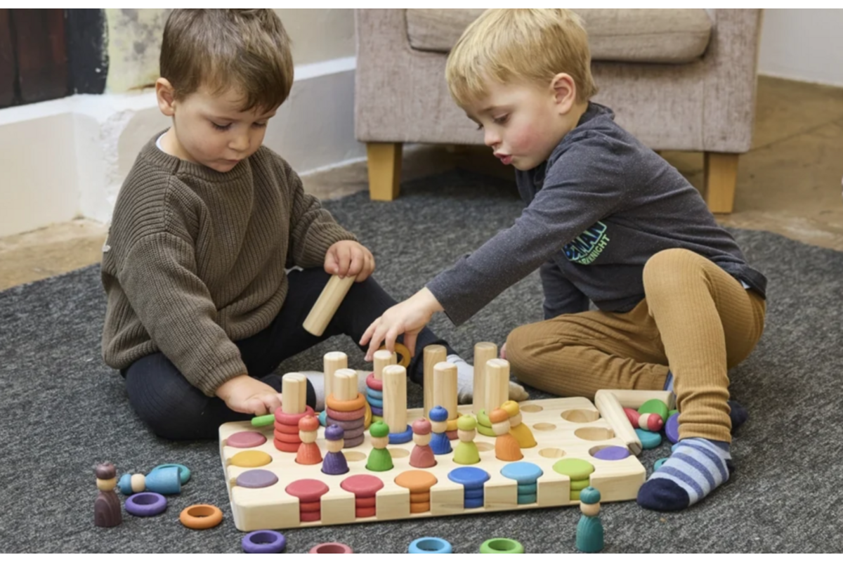 Regenboog ontdekset, loose parts, hout