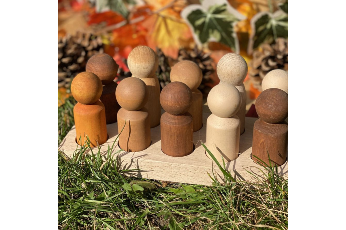 Multiculturele houten mensen