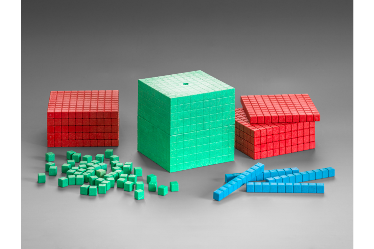 Base Ten Set in 3 Montessorikl (121 stuks)