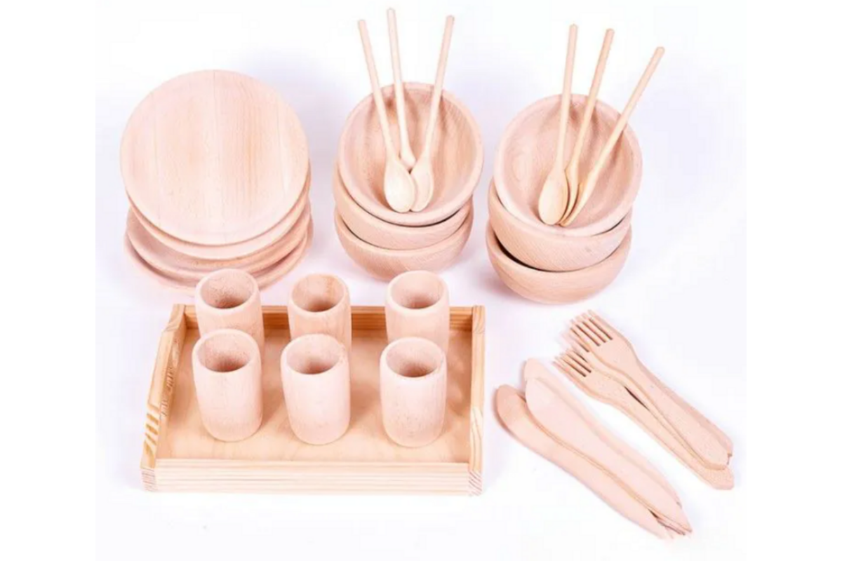 Grote houten theeset