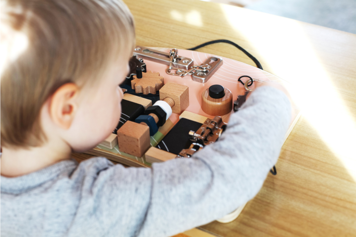 Small Foot - Houten Activiteitenbord Rotatie en Sloten