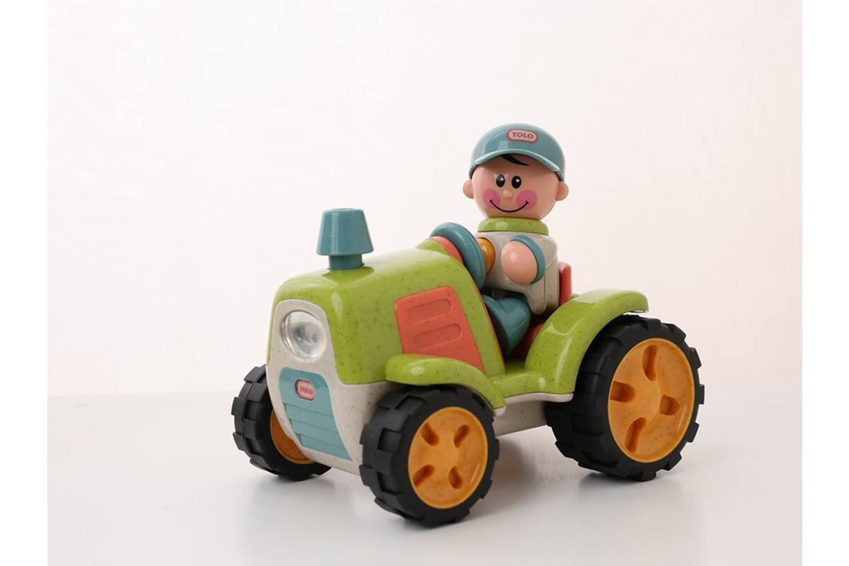 Tolo Bio tractor en boer