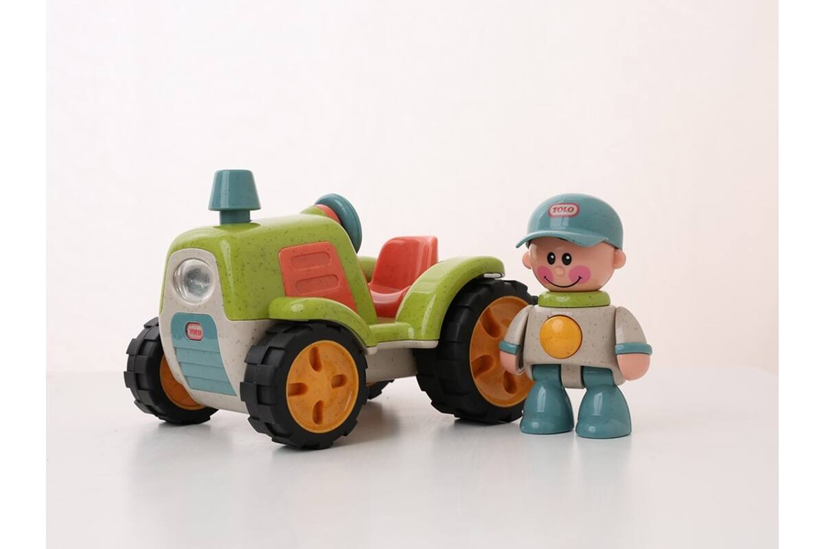 Tolo Bio tractor en boer