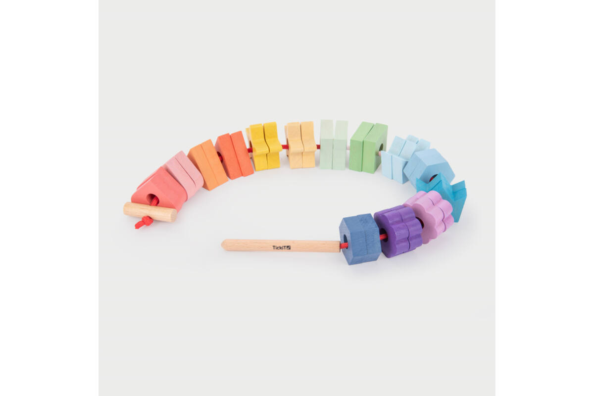 Rijgfiguren, regenboog,van hout