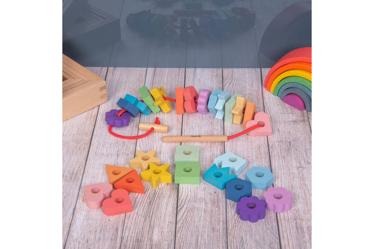 Rijgfiguren, regenboog,van hout