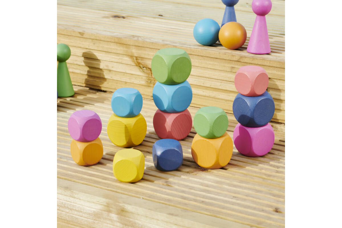 Kubussen, regenboog, van hout