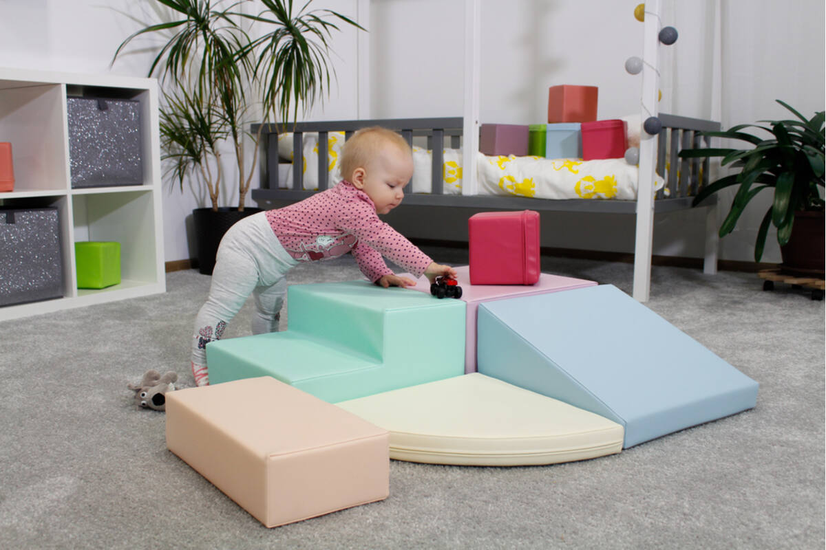 Corner Climber, light pastel