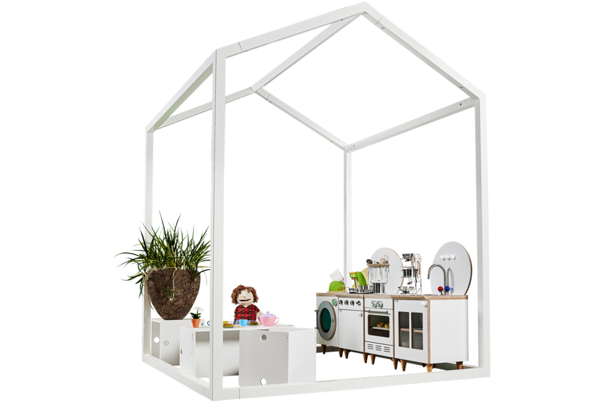 Huisje van balken 6x6 cm, hout 2x2x2 m, dakhoogte 2,5 m