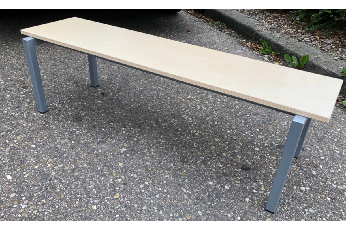 Zitbankje beuken 120x30cm, onderst metaal  stapelbaar zithoogte B2-F6