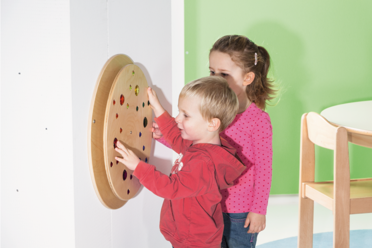 Speelwand met juwelen