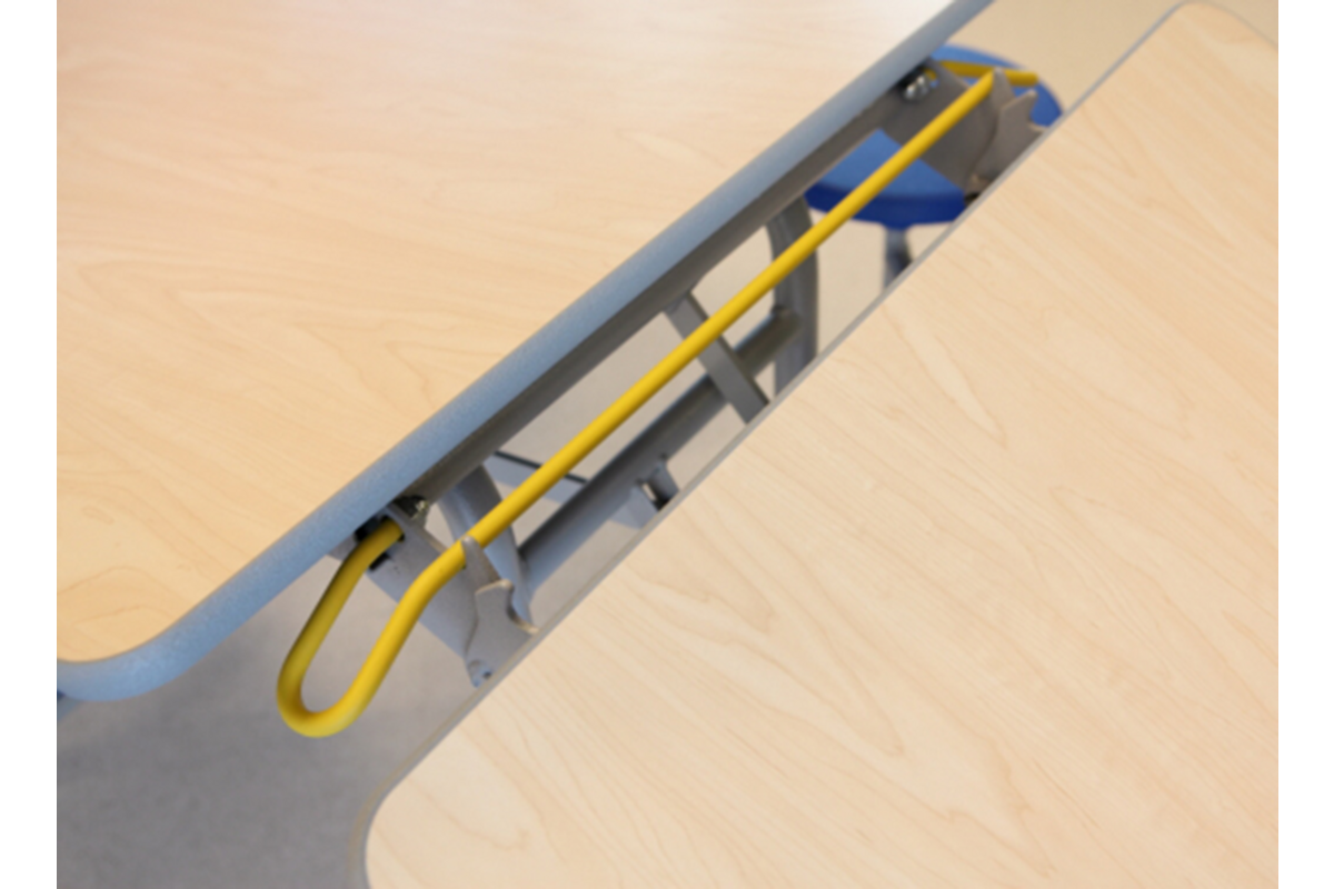 Rechthoekige tafel met banken, 244 x 74 cm (LxH)