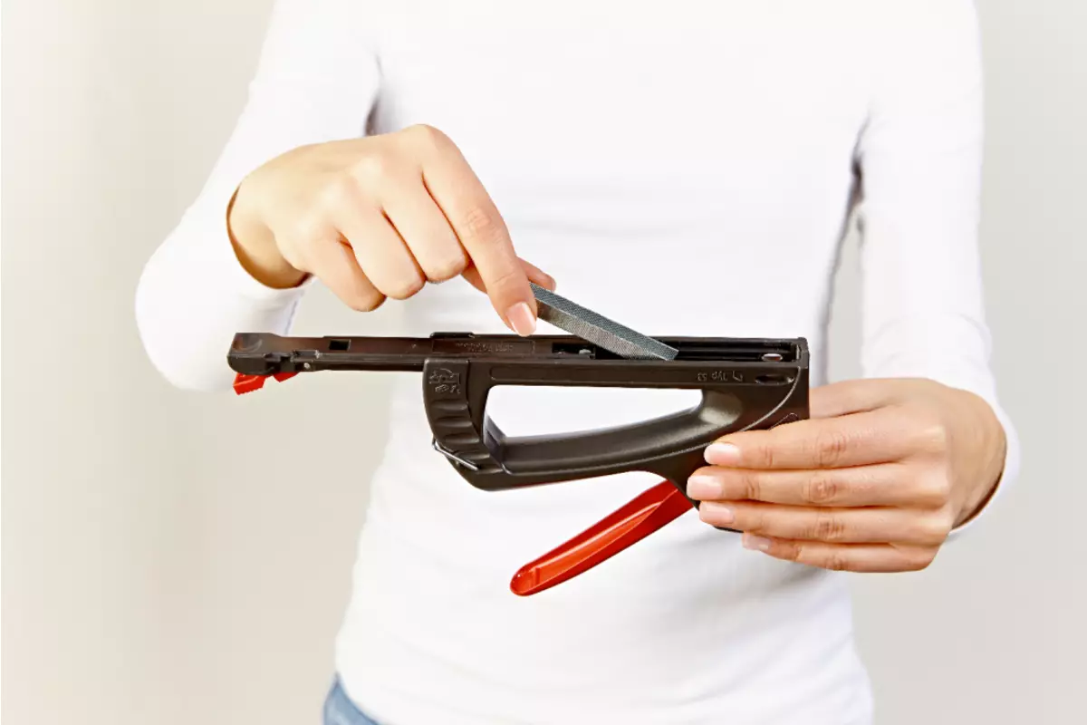 Handtacker Novus J-11