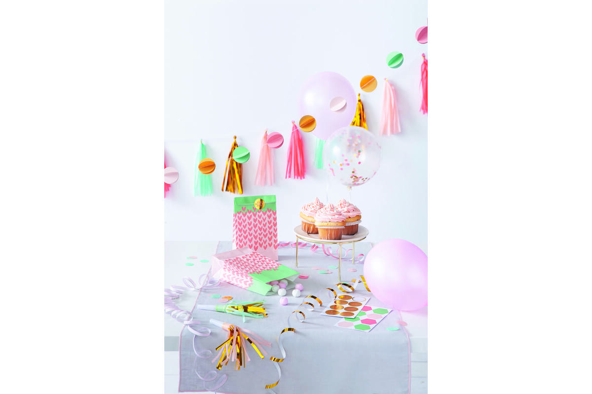 Party-Deco Box roze hartjes 41-delig