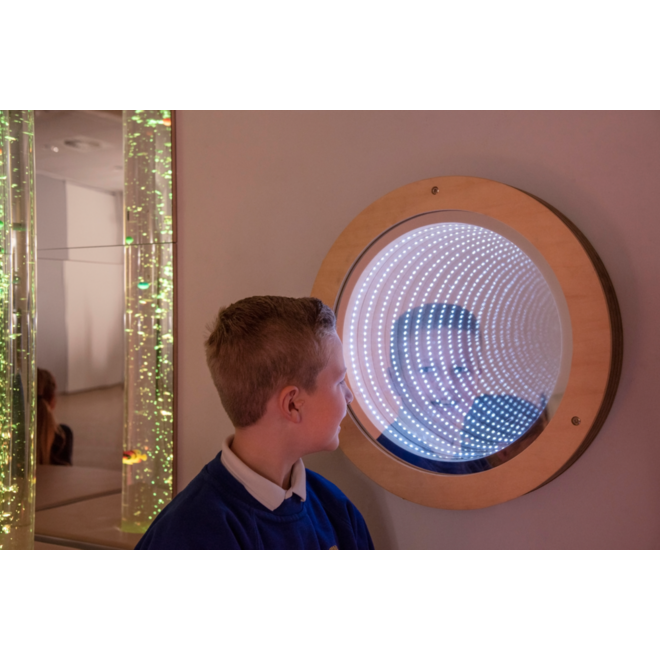 Lichtgevende, eindeloze spiegel