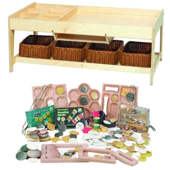 Onderzoekstafel met 4 manden inclusief een set loose parts, PT1176