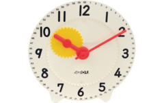 Rolf More - Klok 28 cm doorsnee, kunststof met tandwiel
