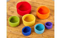 Regenboog nestelkommen, 7 stuks van vilt