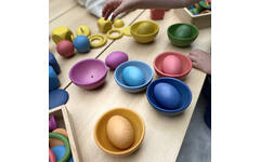 Schaaltjes, regenboog, van hout