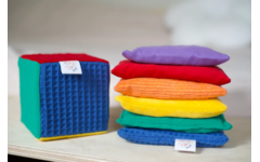 Pittenzakjes sensorisch | regenboog, 6 stuks + dobbelsteen
