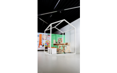 Huisje van balken 6x6 cm, hout 2x2x2 m, dakhoogte 2,5 m